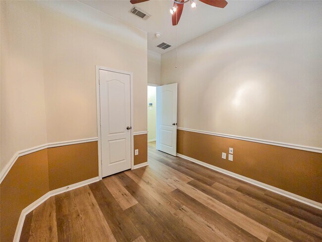 Building Photo - 17915 Landing Pines Trail