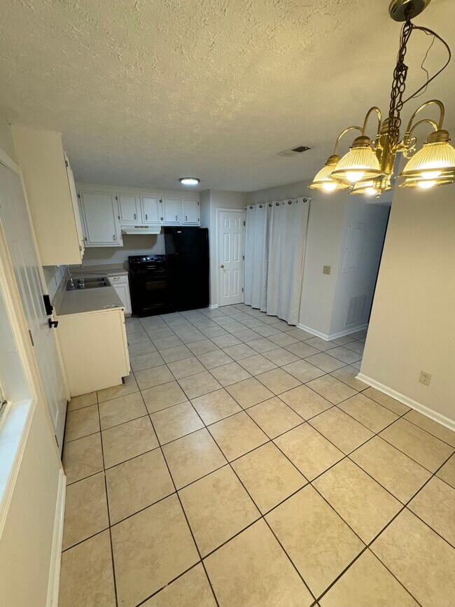 Primary Photo - 1116 Windgate Cir NW