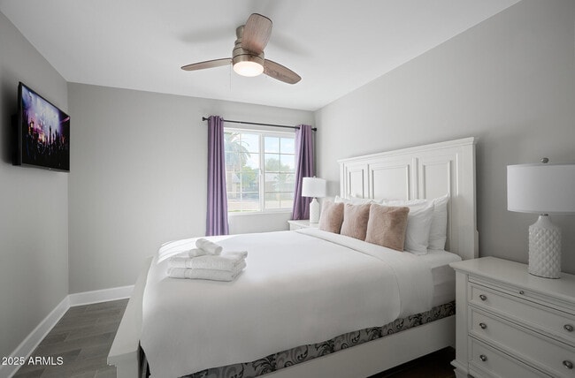 Building Photo - 8620 E Plaza Ave