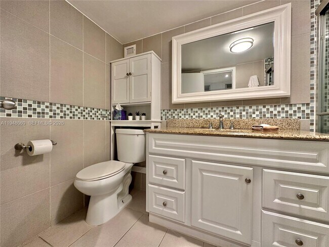 Building Photo - 17011 N Bay Rd