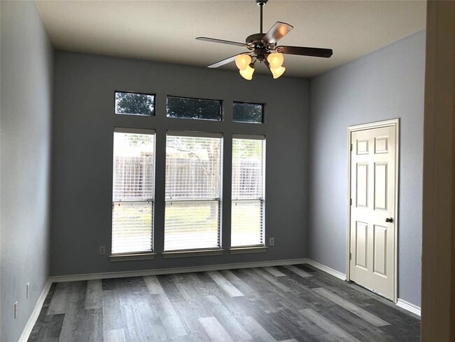 Building Photo - 11617 Glen Knoll Dr