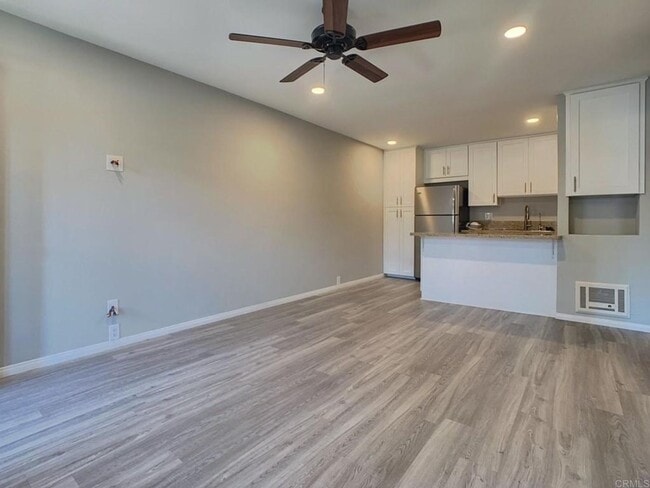 Building Photo - Charming 1 bedroom in Mission Valley!