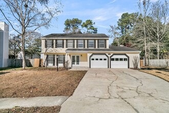 Building Photo - 121 Sully St