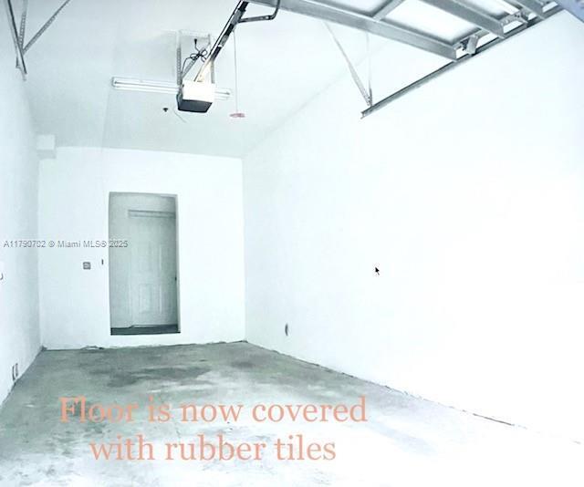 Building Photo - 3235 NE 184th St