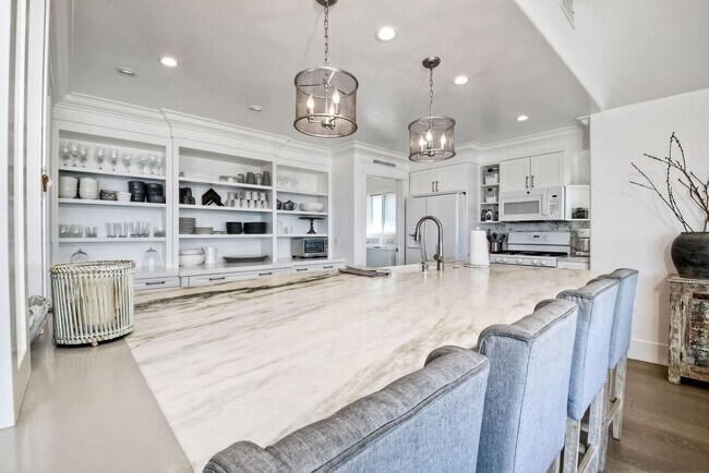 Building Photo - 3636 Carlsbad Blvd
