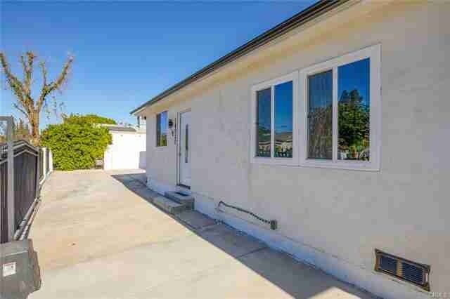 Building Photo - 14927 1/2 Titus St