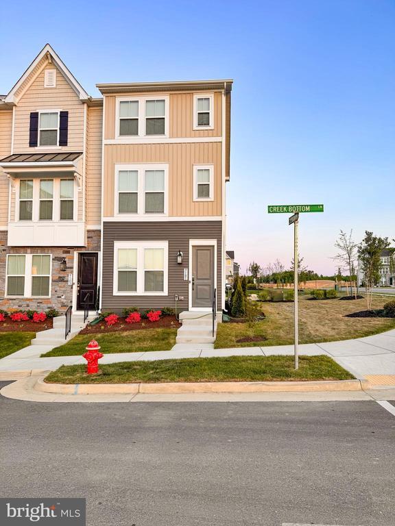 Building Photo - 9101 Crk Btm Ln