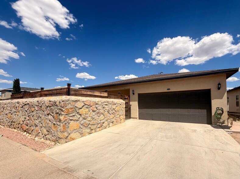 Building Photo - 6533 Toivoa Pl