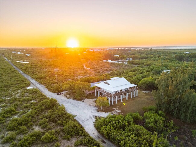 Building Photo - 18954 Acosta Rd