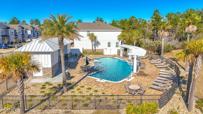 Building Photo - 7472 Shadow Lake Dr