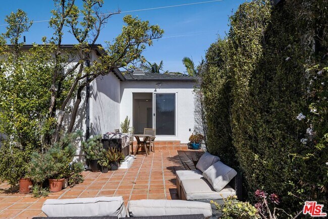 Building Photo - 6446 W 85th St