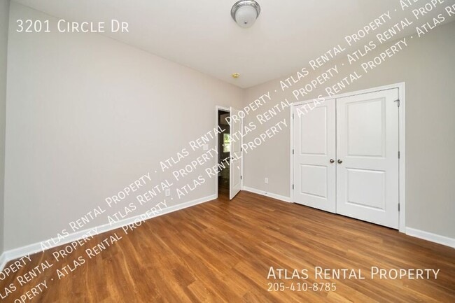 Building Photo - 3201 Circle Dr