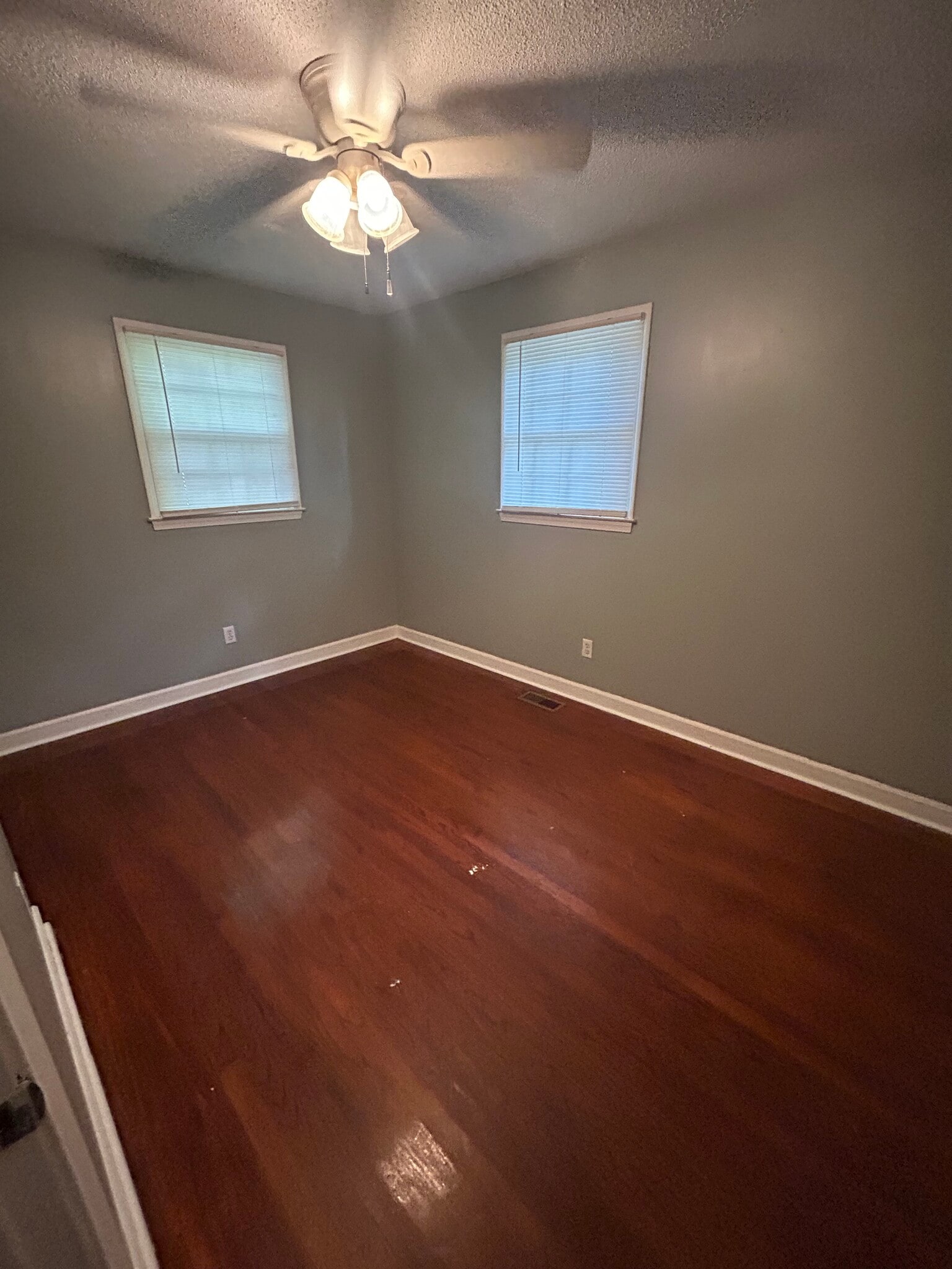 Building Photo - 3010 Skylark Dr