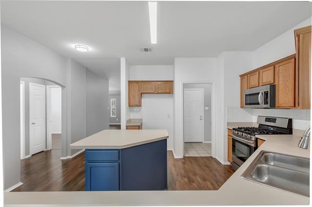 Building Photo - 9721 Meadow Rue Dr