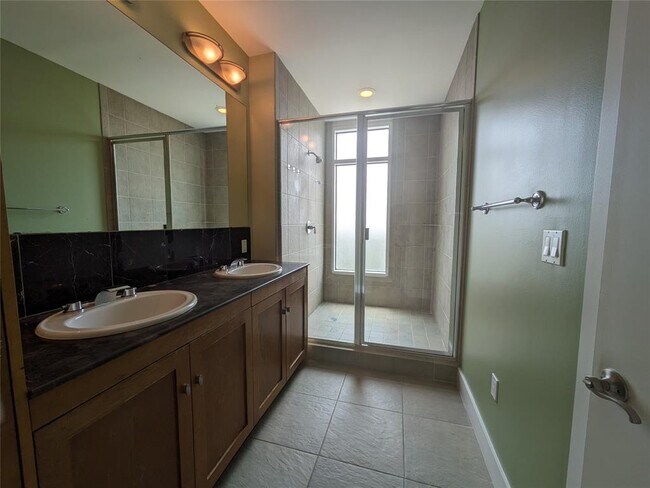 Building Photo - 500 Seawall Blvd