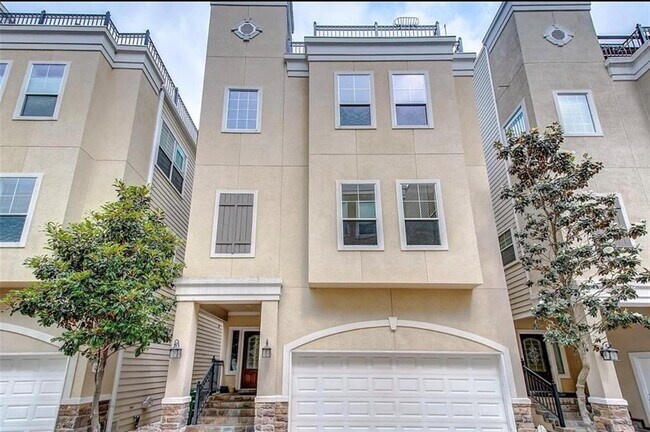 Primary Photo - 1213 W 15th 1/2 St