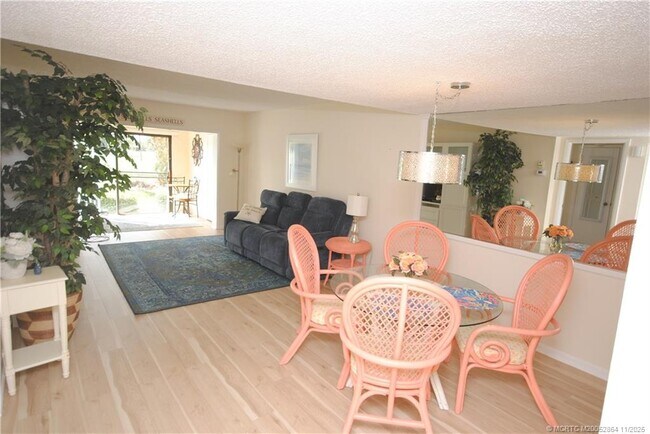 Building Photo - 5333 SE Miles Grant Rd