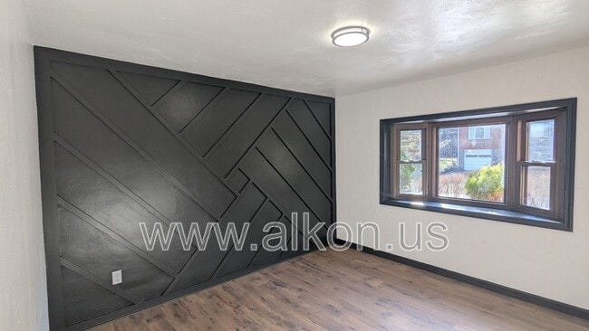 Building Photo - 11225 Azalea Dr