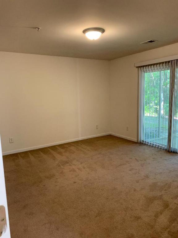 Building Photo - 4850 Meadowsweet Dr