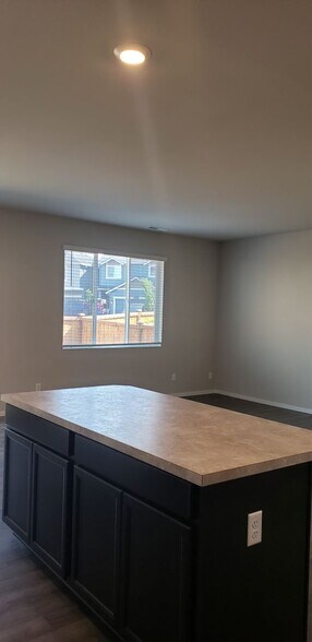 Building Photo - 10708 Tahoma Ct E