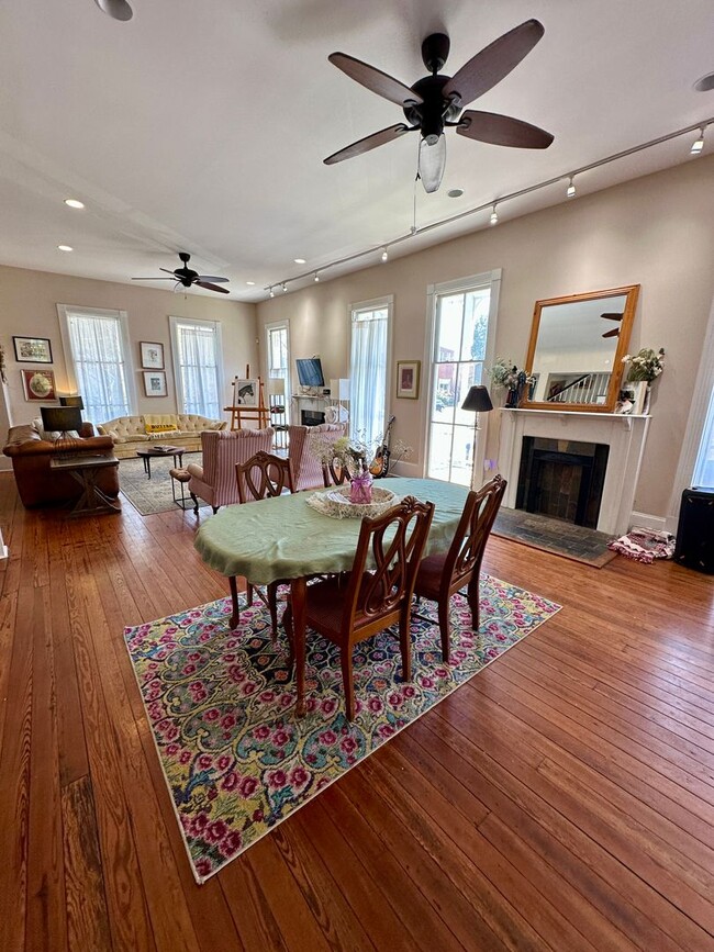 Building Photo - 3 BED | 2.5 BATH | WRAP AROUND PORCHES | MIDTOWN