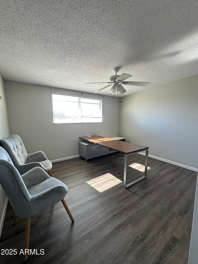 Building Photo - 3819 W Golden Ln