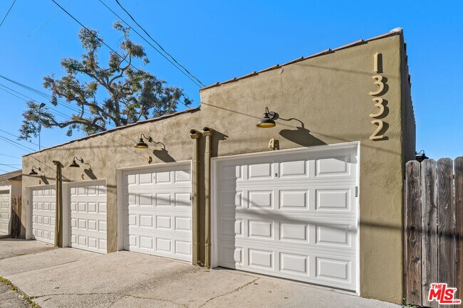 Building Photo - 1332 Ocean Park Blvd