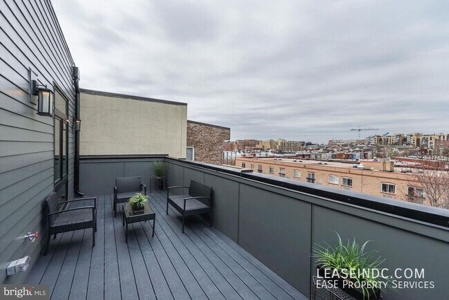 Building Photo - 2216 11th St NW