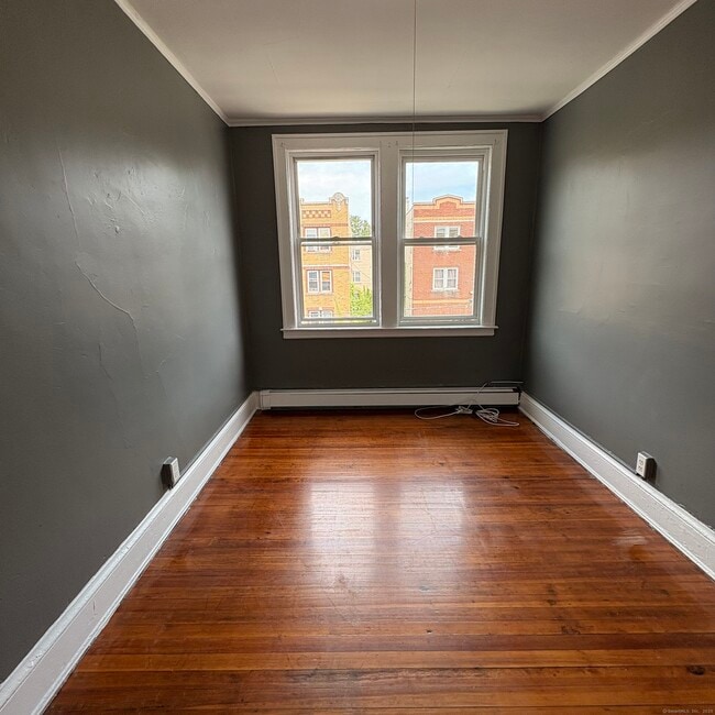 Building Photo - 445 Barbour St