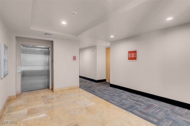 Building Photo - 75 E Agate Ave