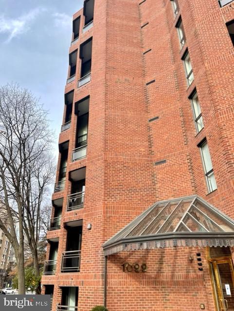 Building Photo - 1099 22nd St NW