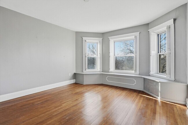 Building Photo - 70 Fenway