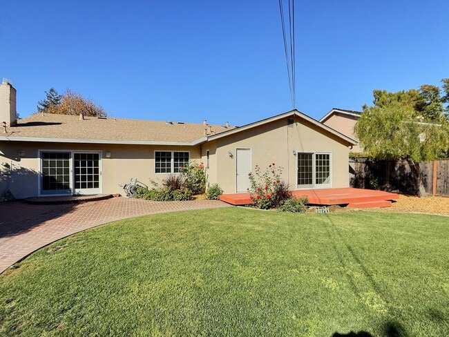 Building Photo - 4BD/2BA – Bright Los Altos cul-de-sac home...