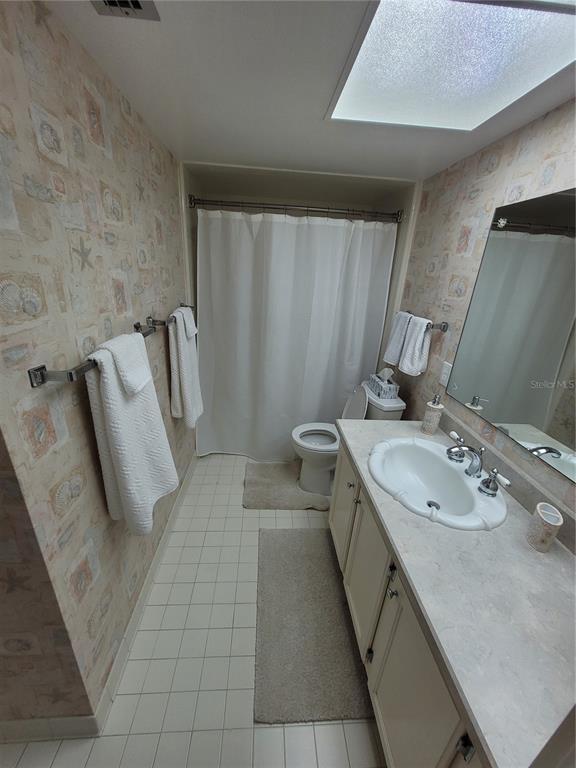 Building Photo - 4900 Brittany Dr S