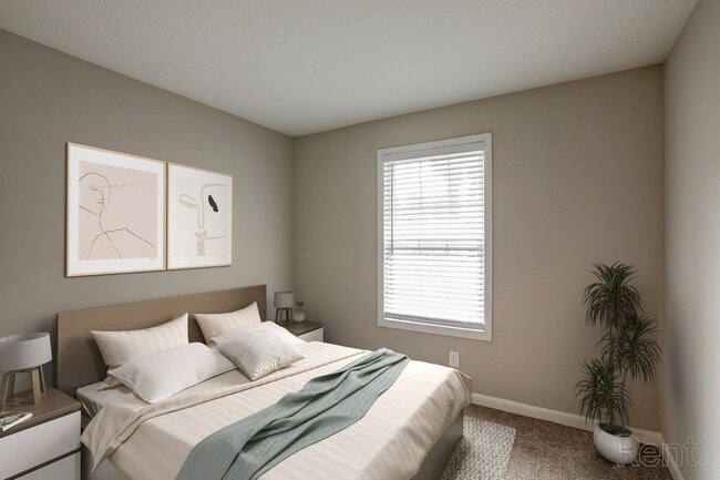 Building Photo - Covington Square Townhomes