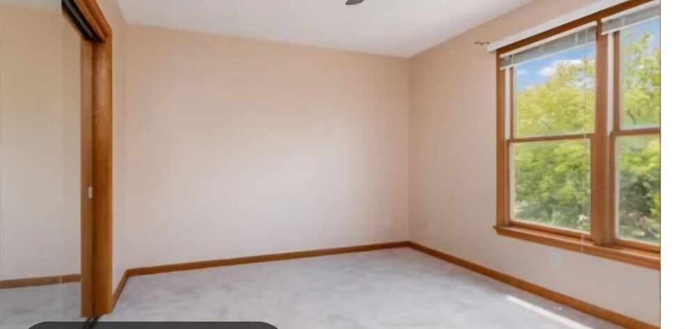 Building Photo - 5261 Oakbrook Dr