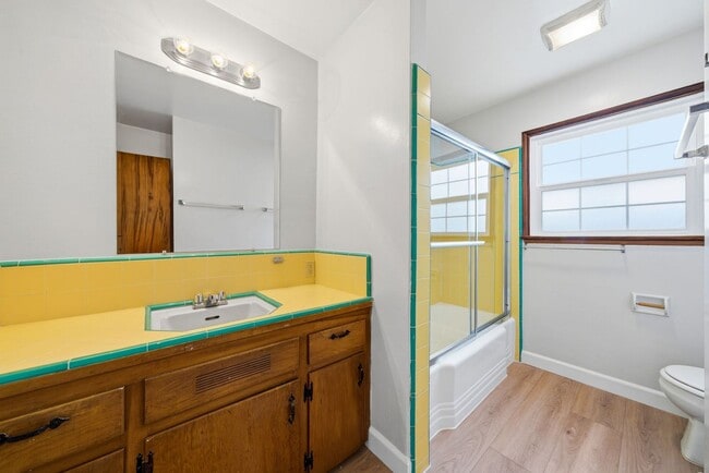 Building Photo - Recently Refreshed 3 Bedroom 1 Bath home in Old Town Orange