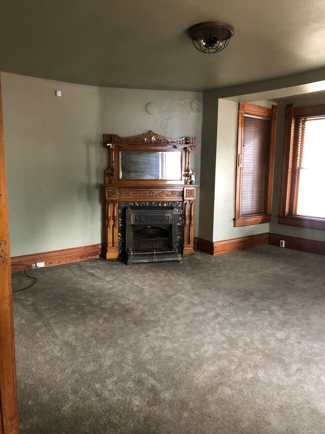 Building Photo - 320 Manitou Ave