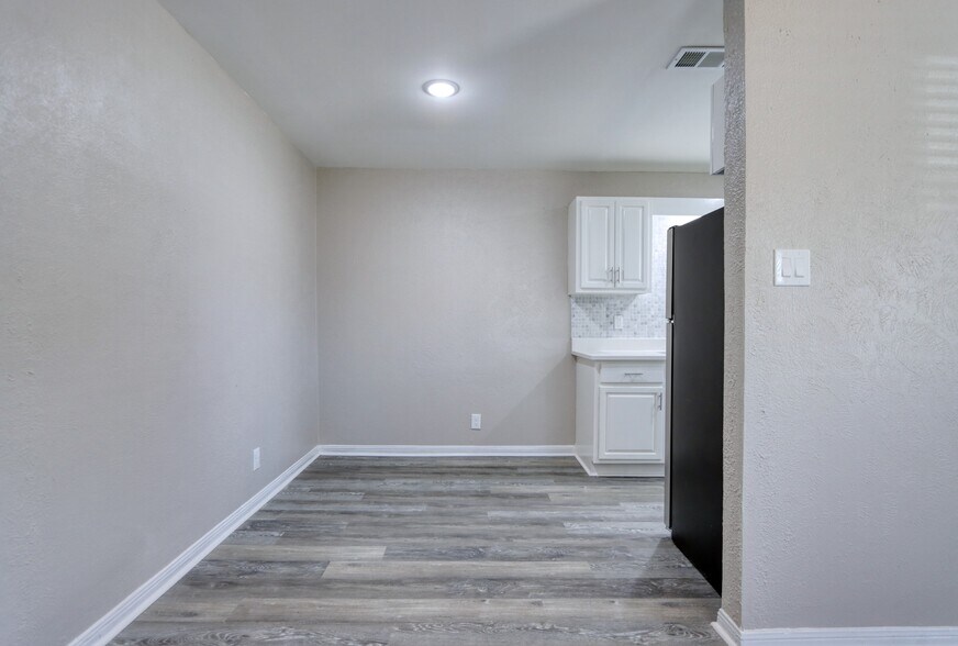 Building Photo - 2005 Interurban Blvd