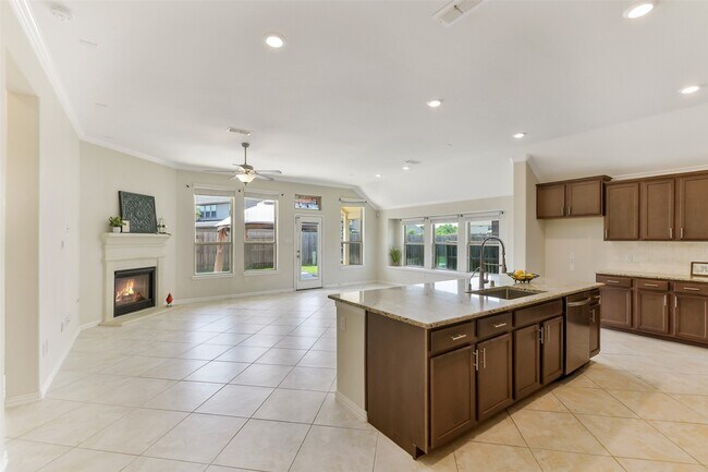 Building Photo - 17515 Cypress Hilltop Wy