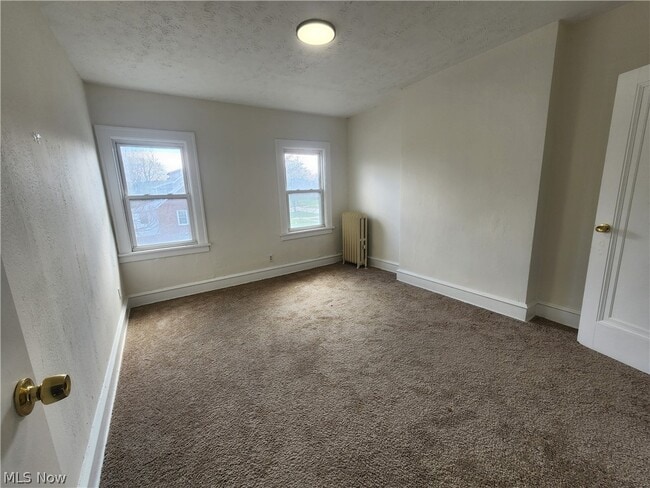 Building Photo - 2060 Rossmoor Rd