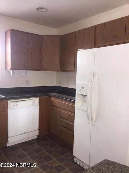 Building Photo - 210 Pecan Grove Dr