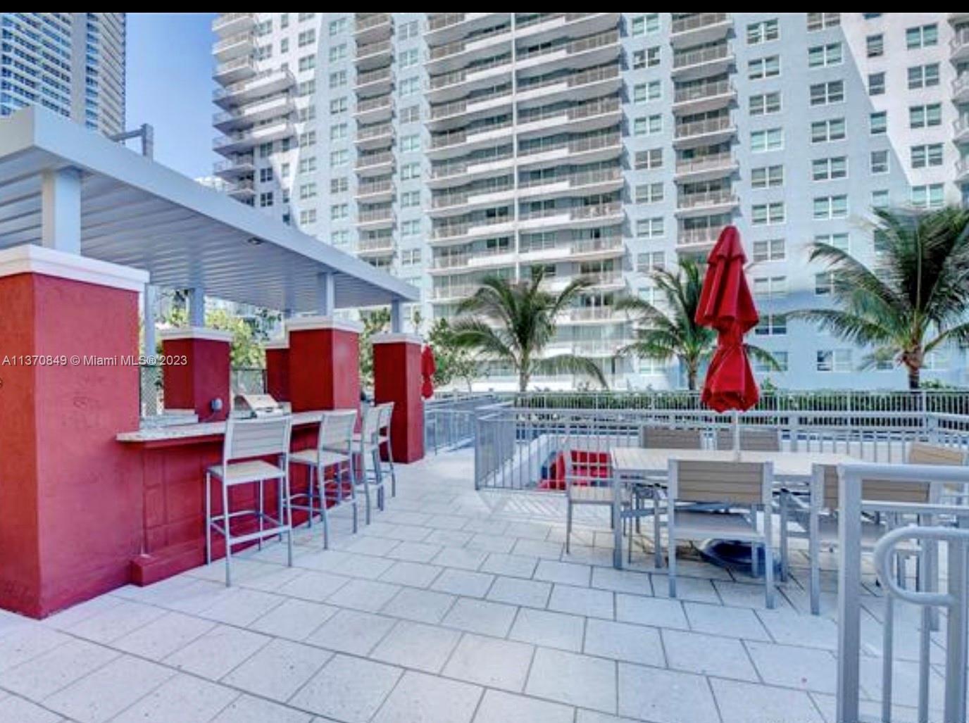 Building Photo - 1155 Brickell Bay Dr