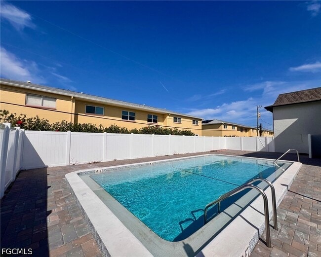 Building Photo - 4102 SE 19th Pl