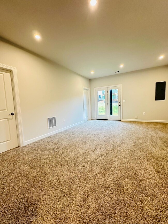 Building Photo - 3223 Horizon Rd