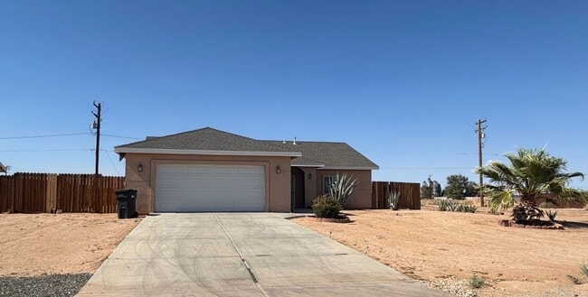 Building Photo - Charming Home Located in California City