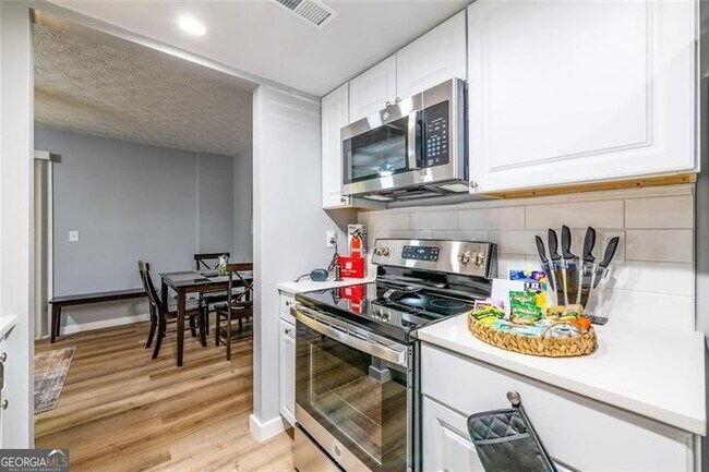 Building Photo - 859 Regal Path Ln