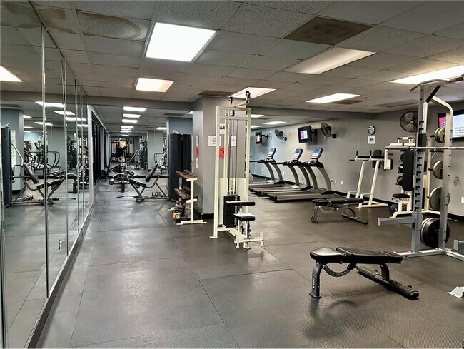 Building Photo - 620 Peachtree St NE