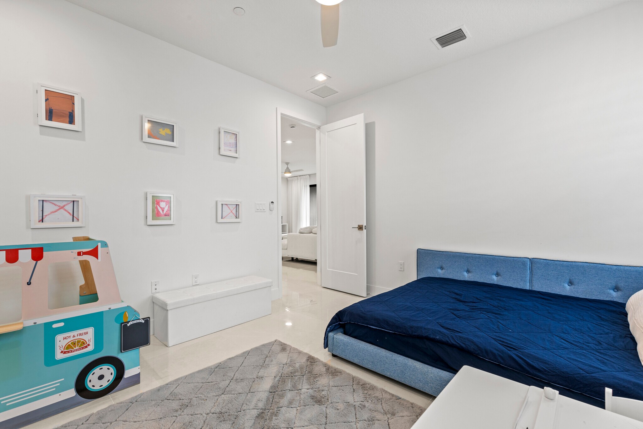 Building Photo - 12884 Wingspan Ct
