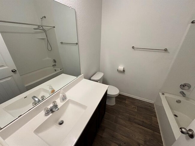 Building Photo - 3601 Batson Dr